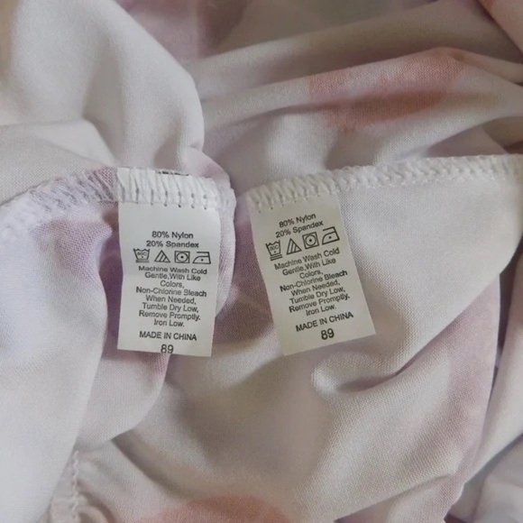 NEW!! HOT LIPS Lipstick Kiss Cropped Loungewear Two Piece Set Top Shorts X-Large - Picture 9 of 10